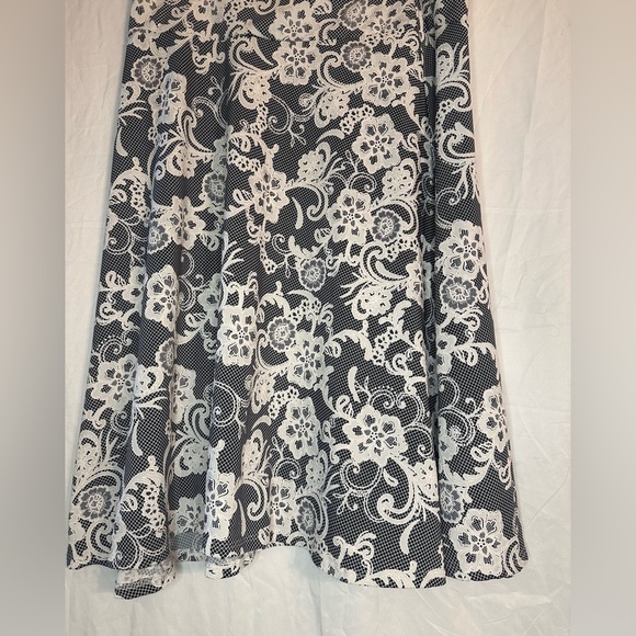 Ashley Blue Women’s Knee Length Skirt Size Large - Picture 5 of 10